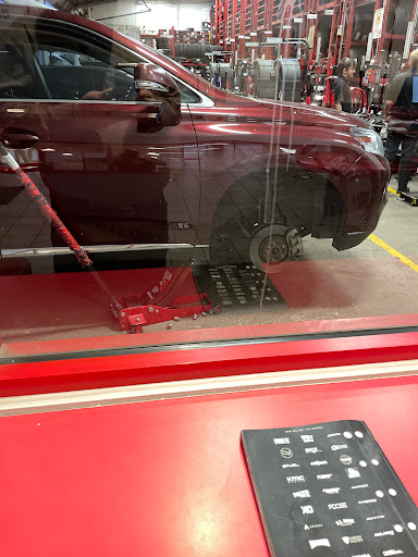 Tire Shop «Discount Tire Store - Round Rock, TX», reviews and photos, 3115 S Interstate 35, Round Rock, TX 78664, USA