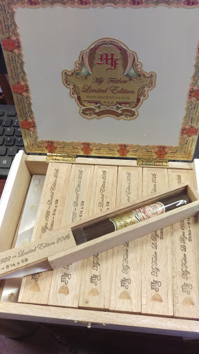 Cigar Shop «Cigar Shop and Lounge», reviews and photos, 1925 Fort Campbell Blvd, Clarksville, TN 37042, USA