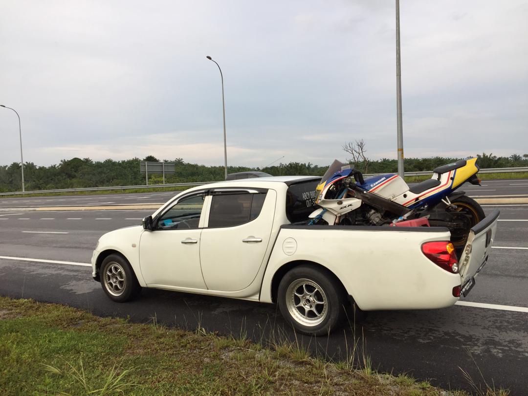 Aboy bike towing