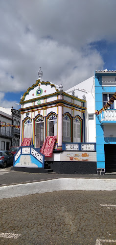 Avaliações doImpério do Divino Espirito Santo da Rua da Igreja em Santa Cruz - Igreja