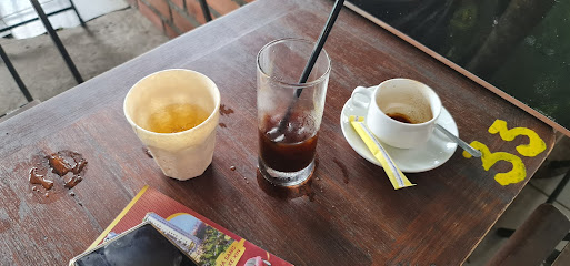 Cafe trà sữa heo vàng 1983