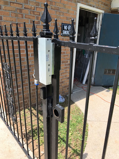 Locksmith «Texas Premier Locksmith», reviews and photos, 600 W 28th St #105, Austin, TX 78705, USA