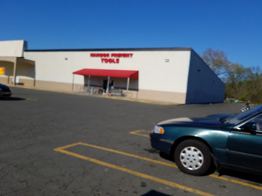 Hardware Store «Harbor Freight Tools», reviews and photos, 2000 Avondale Dr STE 104, Durham, NC 27704, USA