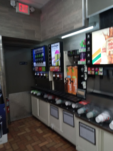 Convenience Store «7-Eleven», reviews and photos, 6980 40th St N, Pinellas Park, FL 33781, USA