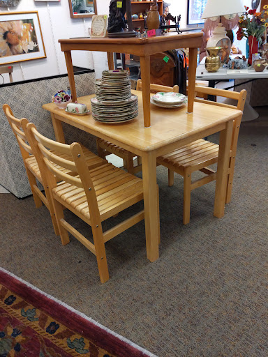 Shopping Mall «Timberhill Shopping Center», reviews and photos, 2359 NW Kings Blvd, Corvallis, OR 97330, USA