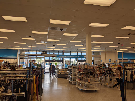 Clothing Store «Ross Dress for Less», reviews and photos, 16250 Paramount Blvd, Paramount, CA 90723, USA