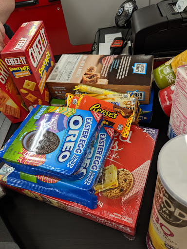 Grocery Store «Grocery Outlet Bargain Market», reviews and photos, 15705 SW 116th Ave, King City, OR 97224, USA