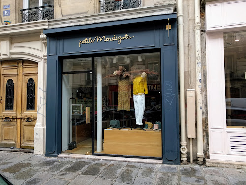 Petite Mendigote à Paris
