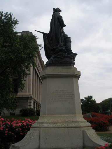 Pierre Laclede Statue