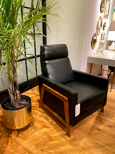 Shopping Mall «North & Sheffield Commons», reviews and photos, 1000 W North Ave, Chicago, IL 60642, USA