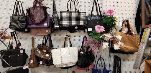 Shopping Mall «Sun-Vet Mall», reviews and photos, 5801 Sunrise Hwy, Holbrook, NY 11741, USA