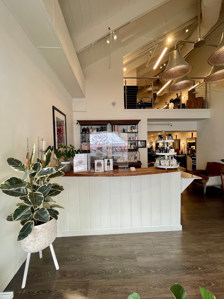 Lotus Crown Salon 95070