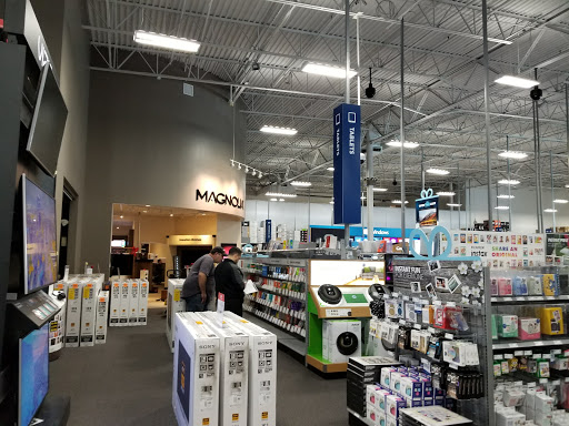 Electronics Store «Best Buy», reviews and photos, 1501 N Victory Pl, Burbank, CA 91504, USA