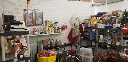 Flea Market «Traderbakers Flea Market», reviews and photos, 2080 Burton Ln, Martinsville, IN 46151, USA