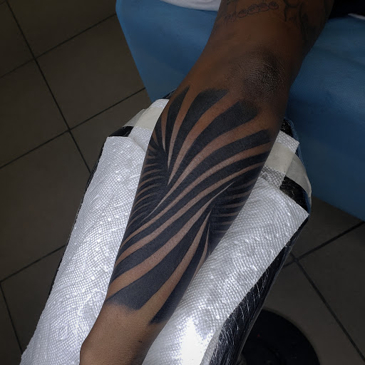 Tattoo Shop «Arlington Ink», reviews and photos, 1129 E Abram St, Arlington, TX 76010, USA