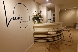 Lavie Beauty Bar - BIAB - Brows- Pedicure - Santpoort- Haarlem image