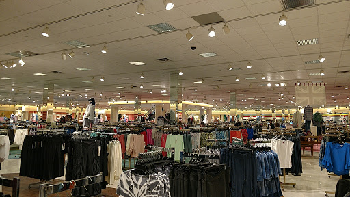 Department Store «Von Maur», reviews and photos, 7700 E Kellogg Dr N, Wichita, KS 67207, USA