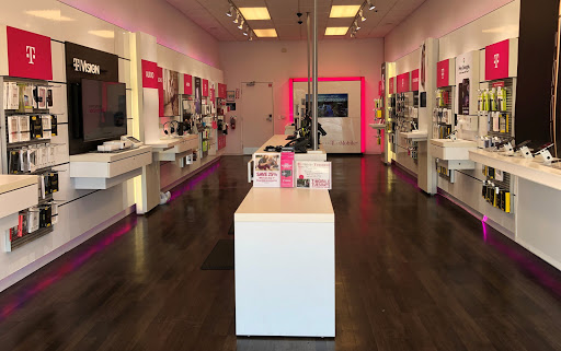 Cell Phone Store «T-Mobile», reviews and photos, 12751 Towne Center Dr Suite 20, Cerritos, CA 90703, USA
