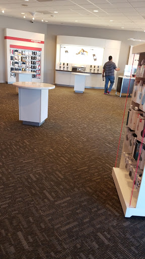 Cell Phone Store «Verizon», reviews and photos, 10120 W McDowell Rd #100, Avondale, AZ 85392, USA