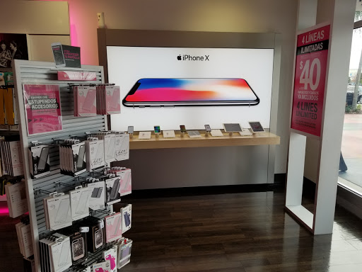 Cell Phone Store «T-Mobile», reviews and photos, 1337 E Vine St, Kissimmee, FL 34744, USA