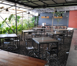 ruang kerja coffee & collaboration photo