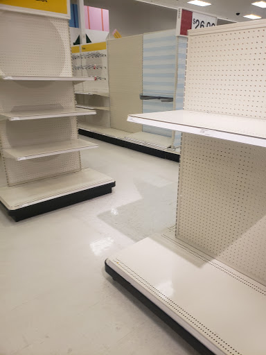 Department Store «Target», reviews and photos, 800 Broadview Village Sq, Broadview, IL 60155, USA