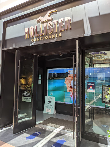 Clothing Store «Hollister Co.», reviews and photos, 647 Spectrum Center Dr, Irvine, CA 92618, USA