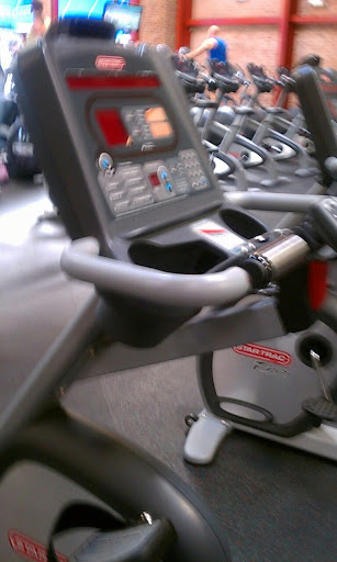 Gym «24 Hour Fitness», reviews and photos, 6 Petaluma Blvd N, Petaluma, CA 94952, USA