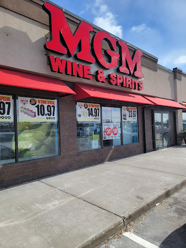 Liquor Store «MGM Liquor Warehouse», reviews and photos, 1012 County Rd 42 W, Burnsville, MN 55337, USA