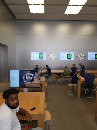 Computer Store «Apple Uptown», reviews and photos, 3018 Hennepin Ave, Minneapolis, MN 55408, USA