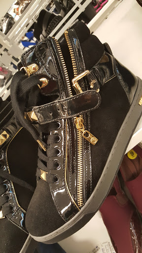 Clothing Store «Ross Dress for Less», reviews and photos, 1125 Woodruff Rd, Greenville, SC 29607, USA