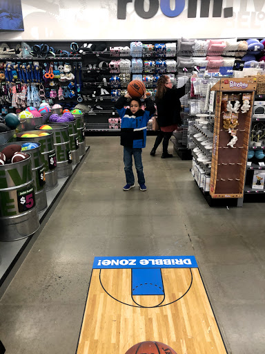 Variety Store «Five Below», reviews and photos, 905 Norland Ave, Chambersburg, PA 17201, USA