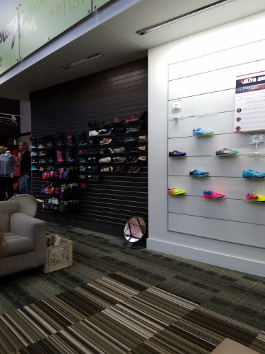 Sporting Goods Store «Gazelle Sports Grand Rapids», reviews and photos, 3930 28th St SE, Grand Rapids, MI 49512, USA
