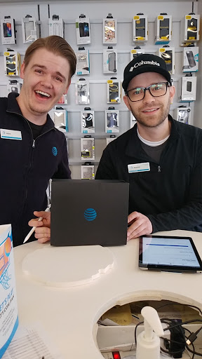 Cell Phone Store «AT&T», reviews and photos, 1251 Lawson Dr, Howell, MI 48843, USA