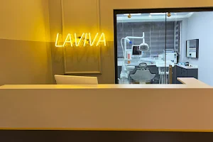 Laviva clinic - تجميل و زراعة الأسنان في تركيا image