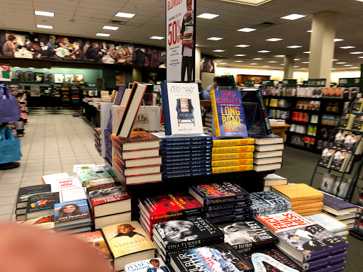 Book Store «Barnes & Noble», reviews and photos, 1800 McFarland Blvd E, Tuscaloosa, AL 35404, USA