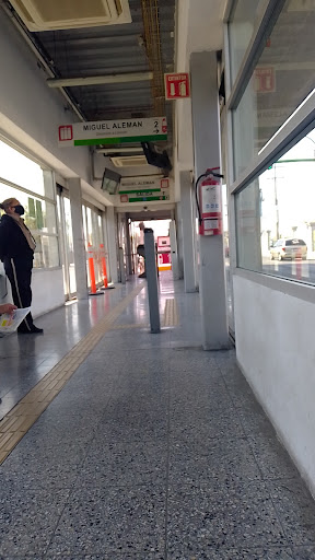 Ecovia Estación Miguel Alemán