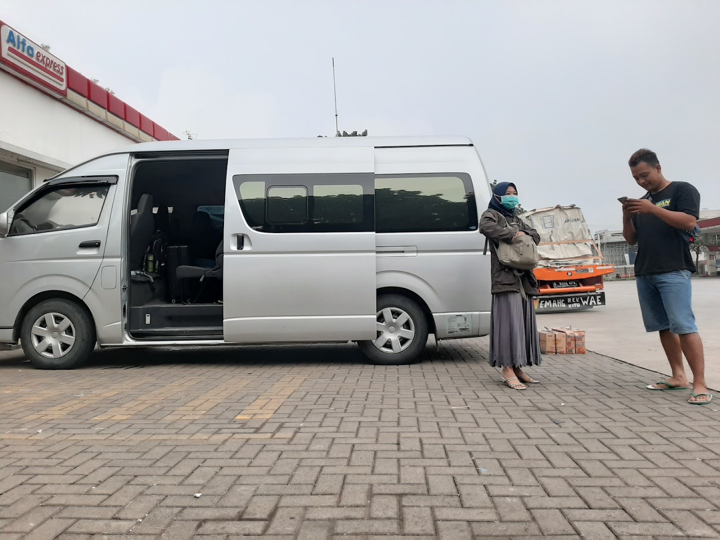Travel Kebumen-jakarta & Rent Car-anjar Transport Photo
