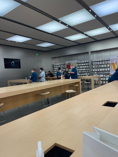 Computer Store «Apple Millenia», reviews and photos, 4200 Conroy Rd, Orlando, FL 32839, USA