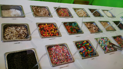 Frozen Yogurt Shop «2ST Second Street Treats», reviews and photos, 221 2nd St, Henderson, KY 42420, USA