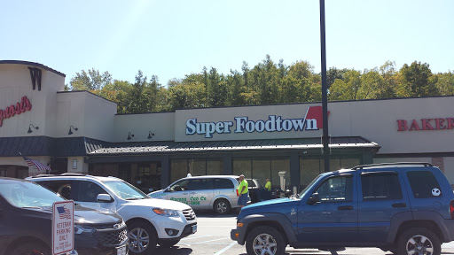 Grocery Store «Super Foodtown of East Stroudsburg», reviews and photos, 232 Fox Run Ln, East Stroudsburg, PA 18302, USA