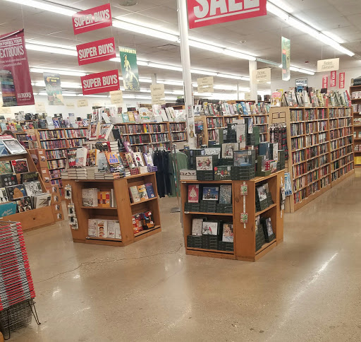 Book Store «Half Price Books», reviews and photos, 151 Skokie Valley Rd, Highland Park, IL 60035, USA