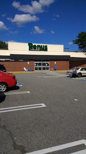 Renys Department Store, 4 Scamman St, Saco, ME 04072, USA, 