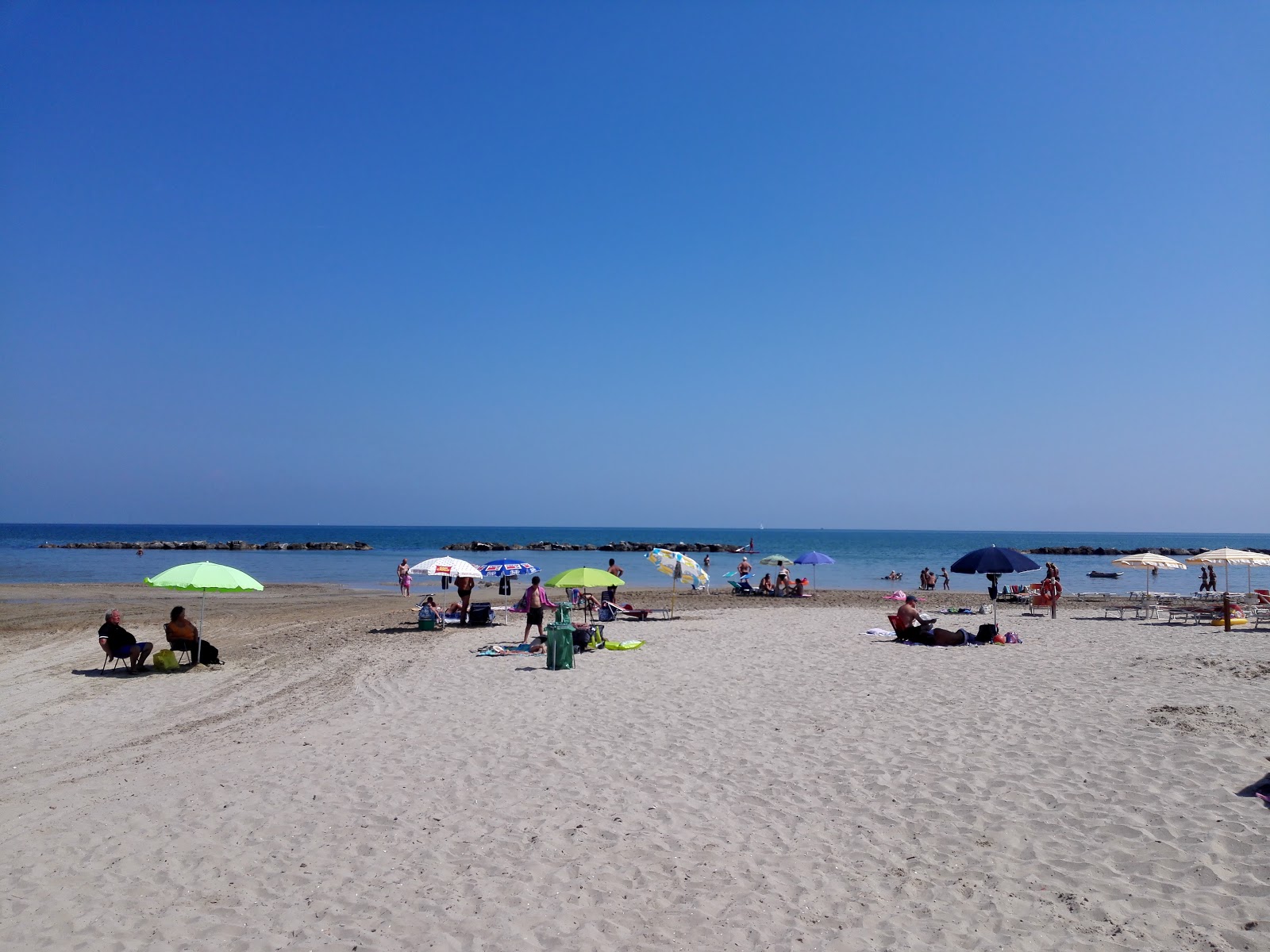 Foto di Oasi Beach con molto pulito livello di pulizia