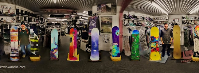 Comments and reviews of NZ Shred Snowboard & Surf Shop
