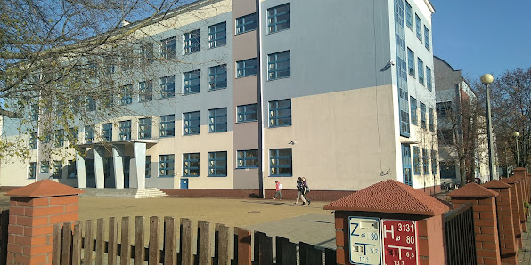 Szkoła Podstawowa nr 5 im.Romualda Traugutta Żwirki i Wigury 1, 87-100 Toruń, Polska
