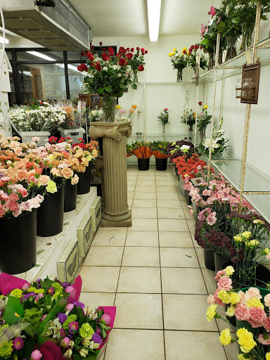 Florist «Crimson Ridge Florist Rockford», reviews and photos, 735 N Perryville Rd, Rockford, IL 61107, USA