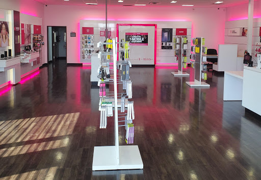 Cell Phone Store «T-Mobile», reviews and photos, 32 Parsonage Rd, Edison, NJ 08837, USA