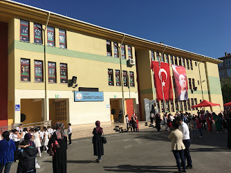 Çekmeköy İlkokulu