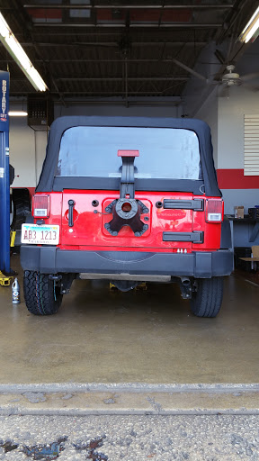 Auto Repair Shop «Auto Plus, Inc.», reviews and photos, 1175 N Farnsworth Ave, Aurora, IL 60505, USA